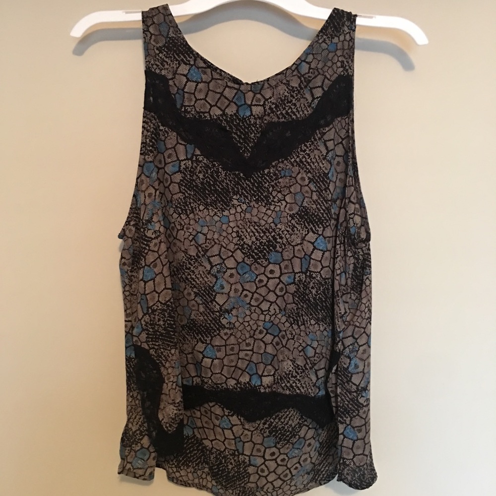 ASTR Sleeveless blouse/Flowy Tank Top